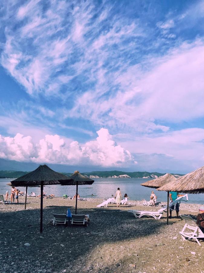 Гостевой Дом Пегас Hotel Pitsunda Eksteriør billede